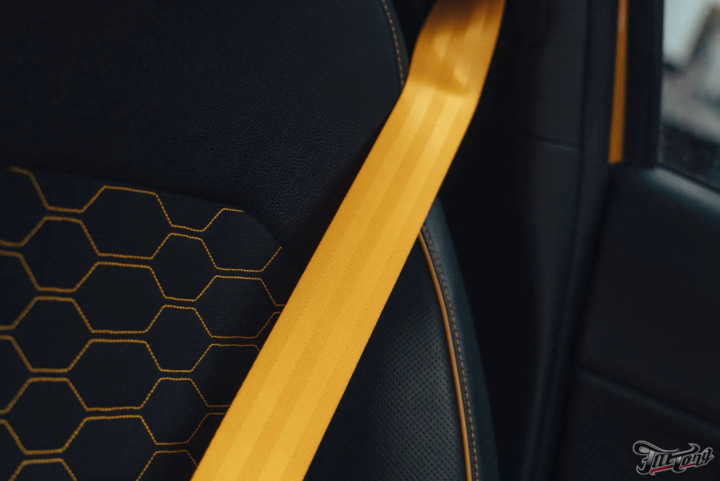 Ремни безопасности в цвет кузова для KIA XCeed